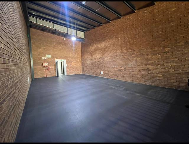 355M² WAREHOUSE TO LET IN HENNOPSPARK